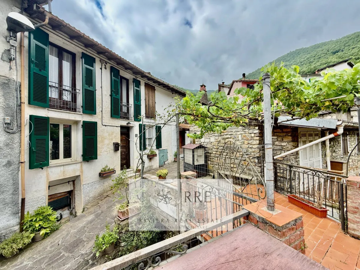 House for sale in Rezzo - Smart Propylaia (5)