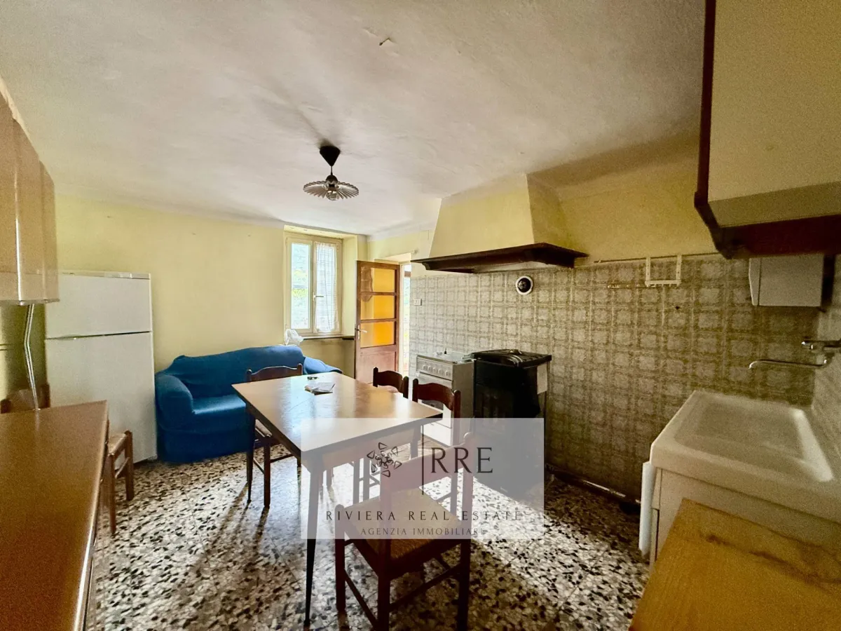 House for sale in Rezzo - Smart Propylaia (10)