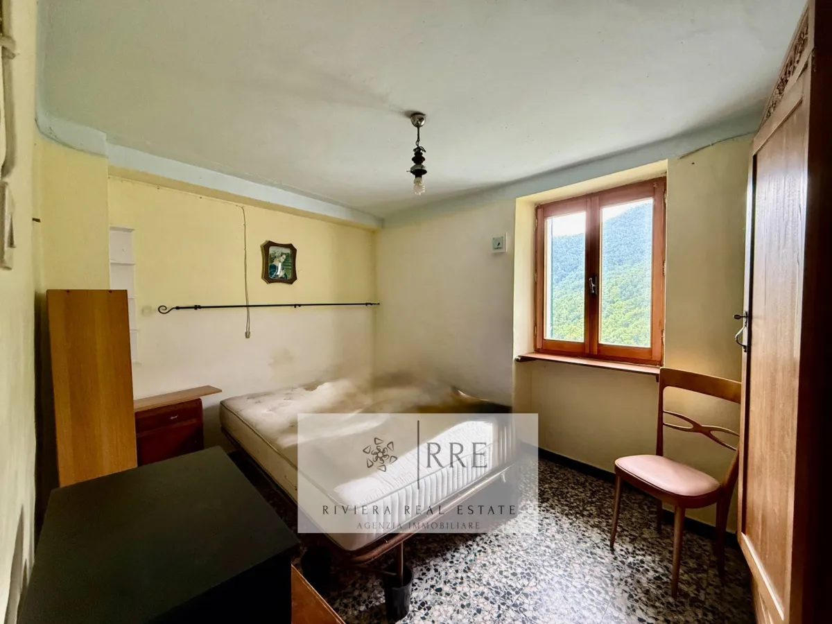 House for sale in Rezzo - Smart Propylaia (17)