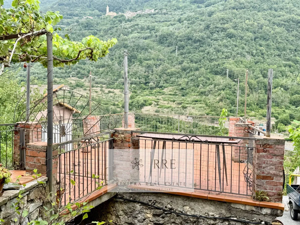 House for sale in Rezzo - Smart Propylaia (20)