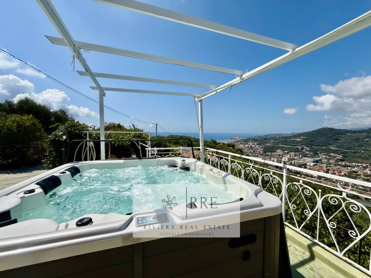 House for sale in Imperia - Detached villa for sale with spectacular sea views and whirlpool - Smart Propylaia (3)