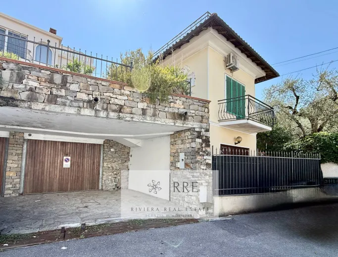 Anwesen zu verkaufen in Diano Marina - VILLA mit atemberaubender Aussicht, nur wenige Schritte vom Meer entfernt, mit Garten - Smart Propylaia (12)