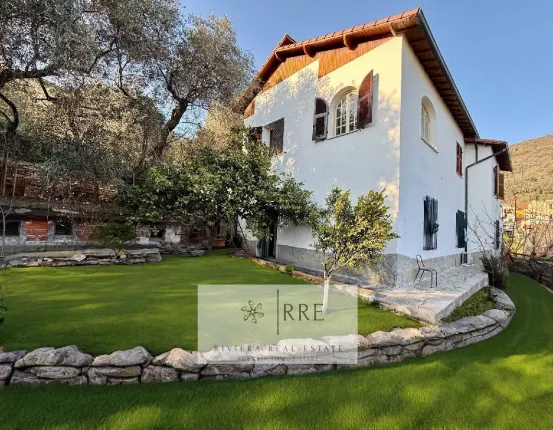 Freistehendes Haus mitten im Grünen in Montegrazie
