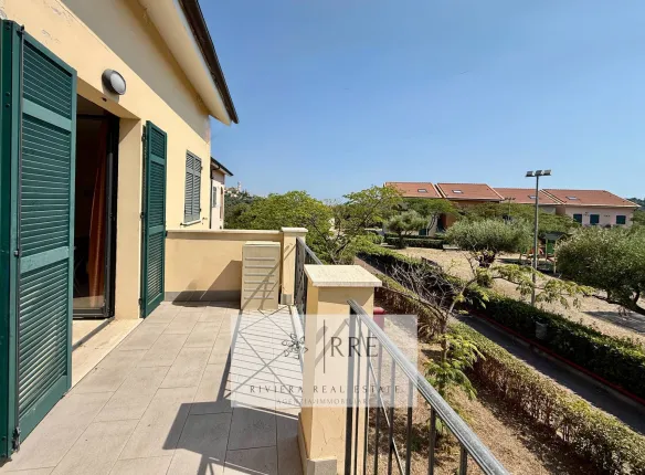 Appartamento in vendita a Golf Club Castellaro (2)