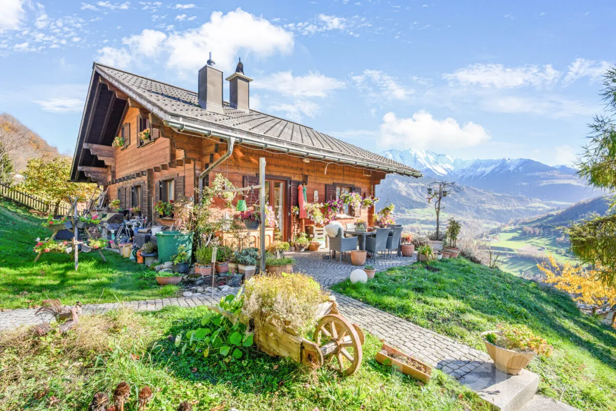 Ruschein for sale Single house Switzerland - cChic-immoHub your real estate portal