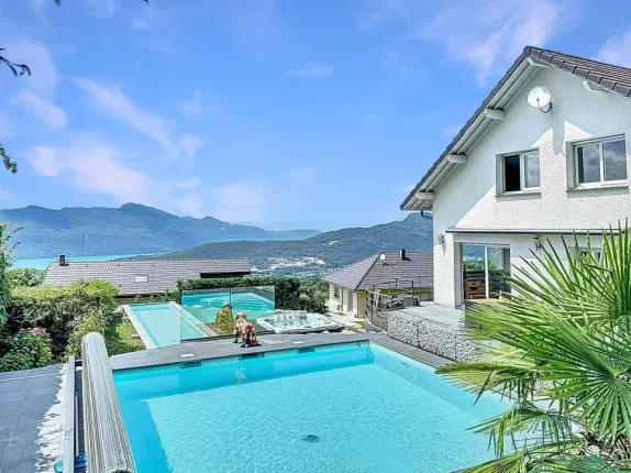 Anwesen mit Panoramablick auf den Lac de Bourget
