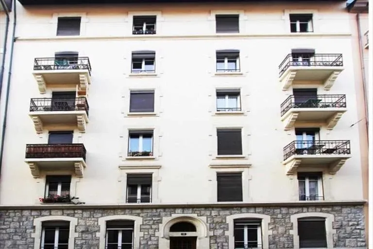 Genève zu verkaufen  Wohnung Schweiz - cChic-immoHub Ihr Immobilienportal