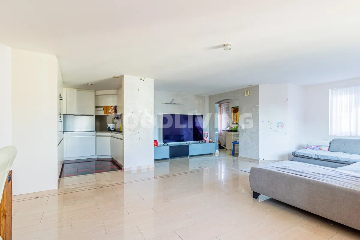 Rümlang zu verkaufen Angebautes Haus Schweiz - cChic-immoHub Ihr Immobilienportal