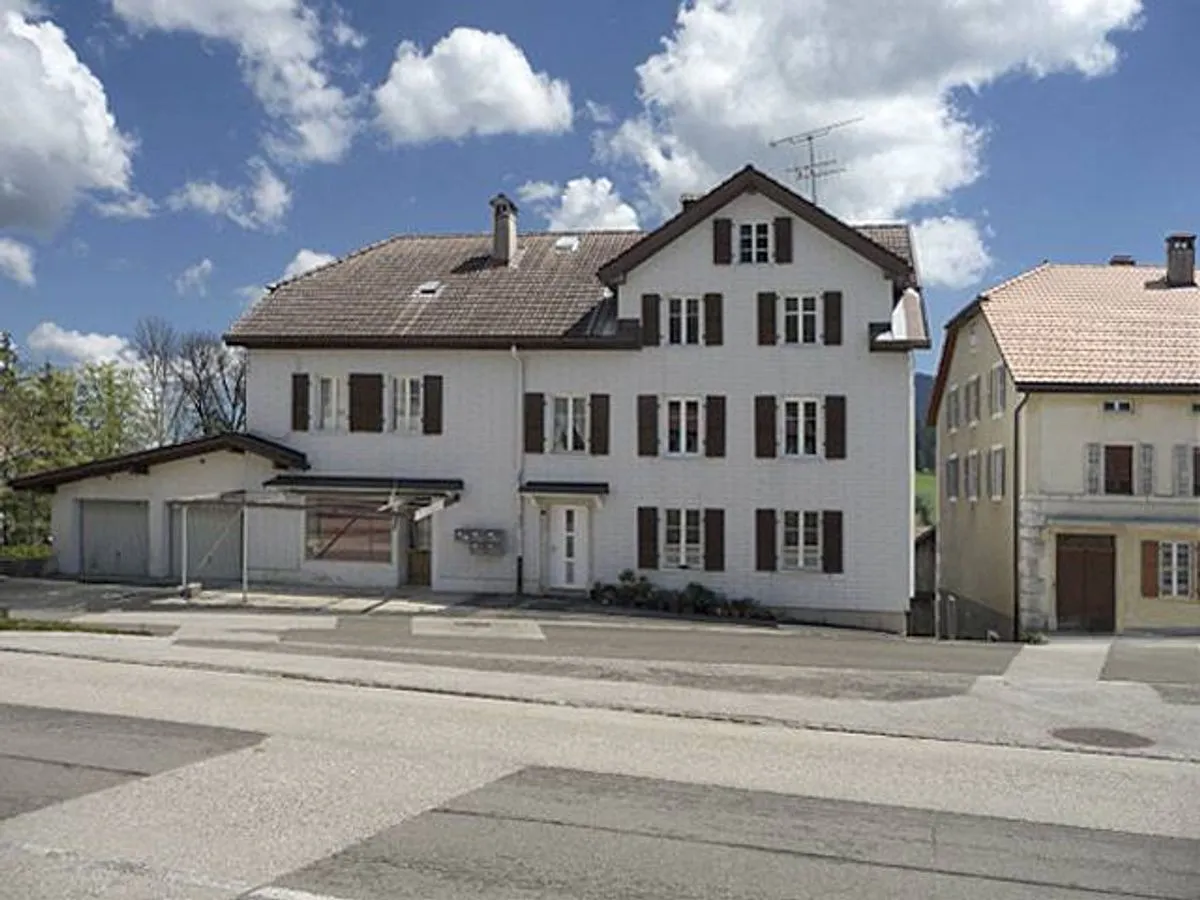 La Côte-aux-Fées à vendre Immeuble commercial et d'habitation Suisse - cChic-immoHub votre portail immobilier