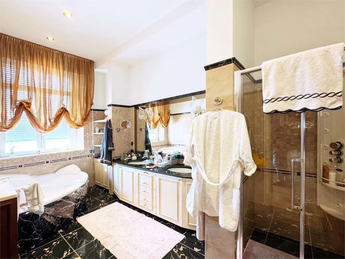 Castagnola zu verkaufen Villa Schweiz - cChic-immoHub Ihr Immobilienportal