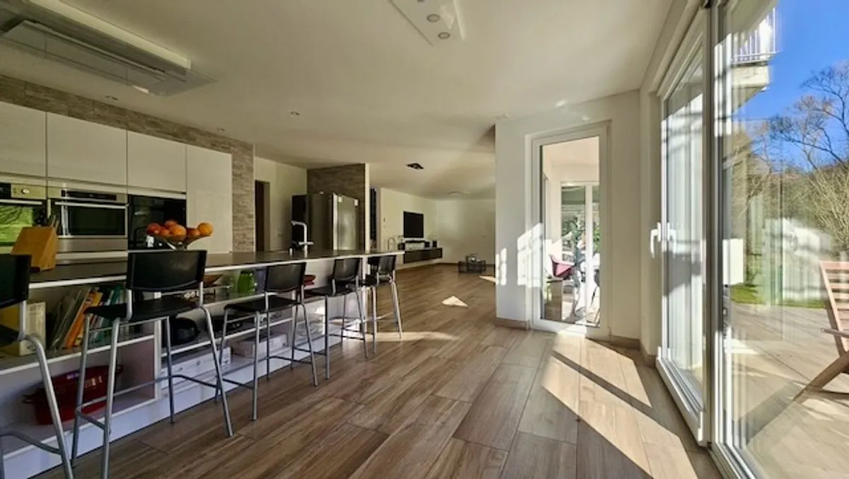 Fleurier zu verkaufen Angebautes Haus Schweiz - cChic-immoHub Ihr Immobilienportal