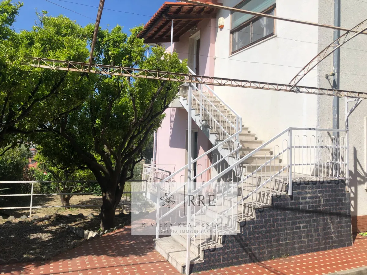 Mehrfamilienhaus zu verkaufen in Diano Marina - Villa mit spektakulärem Meerblick in Diano Marina - Smart Propylaia (9)