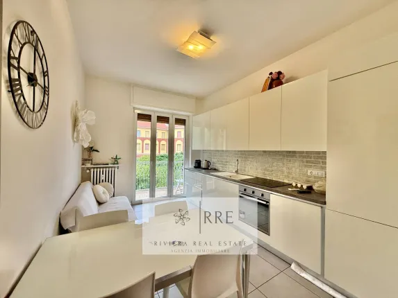 Renovated four-room flat for sale in Loano