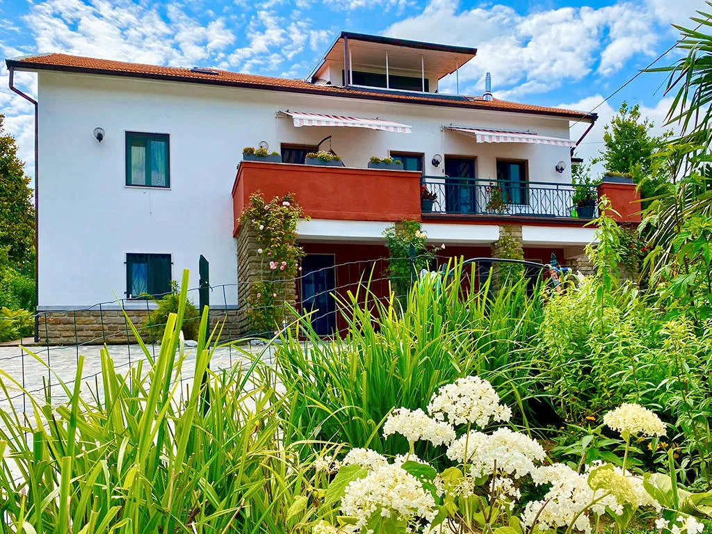 House for sale in Perletto - PERLETTO - CHARMING VILLA - 8.5 ROOMS - Smart Propylaia (6)