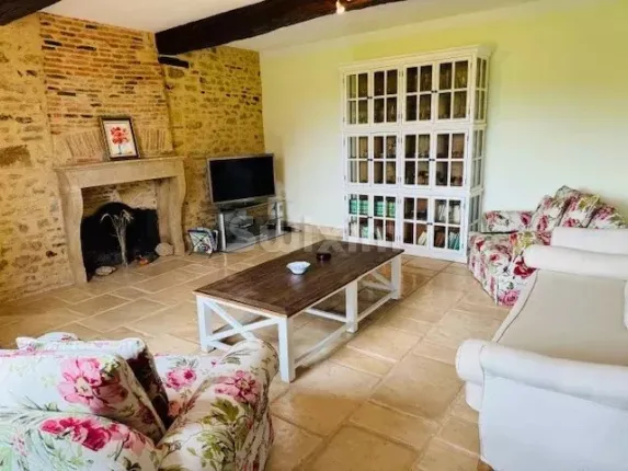 Mehrfamilienhaus zu verkaufen in Oyé (4)