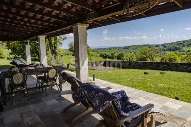 Haus zu verkaufen in Châtel-Moron (2)