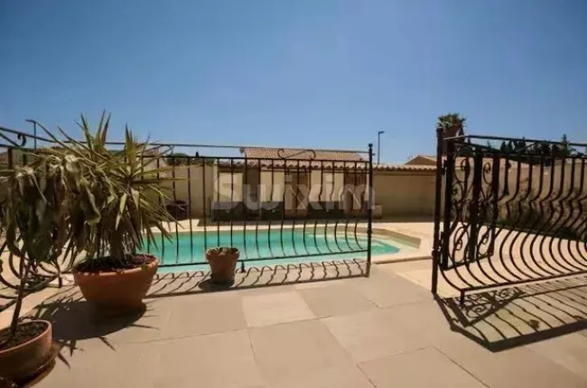 Villa zu verkaufen in Saint-Gilles, 6 Zimmer, 145.28 m2