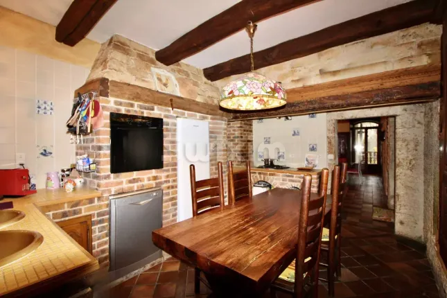 Casa in vendita a Ornans (2)