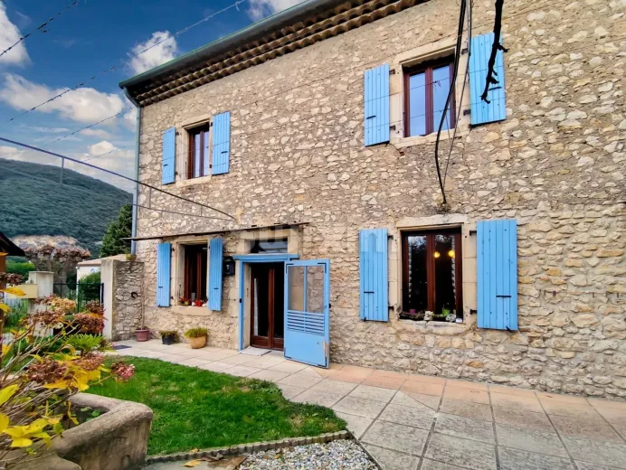 Casa in vendita a Saint-Montan - Smart Propylaia
