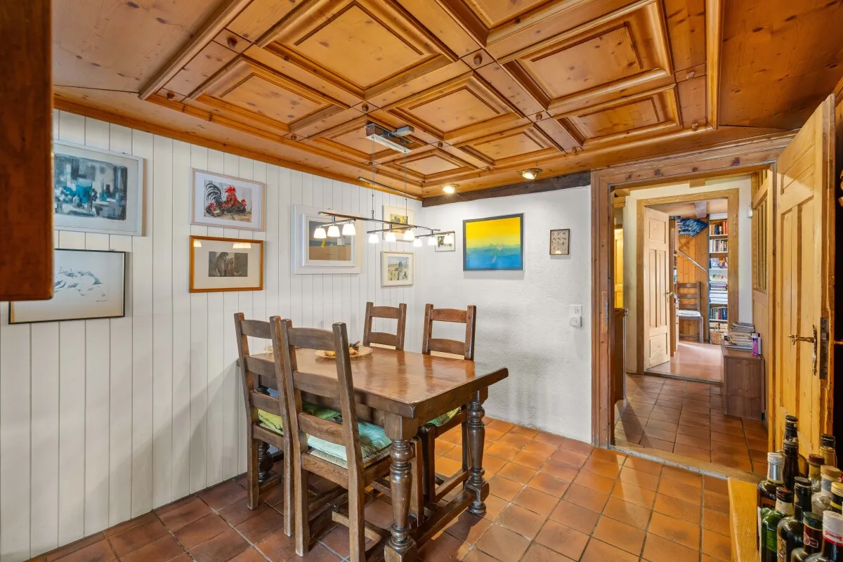 Egg b. Zürich zu verkaufen Angebautes Haus Schweiz - cChic-immoHub Ihr Immobilienportal
