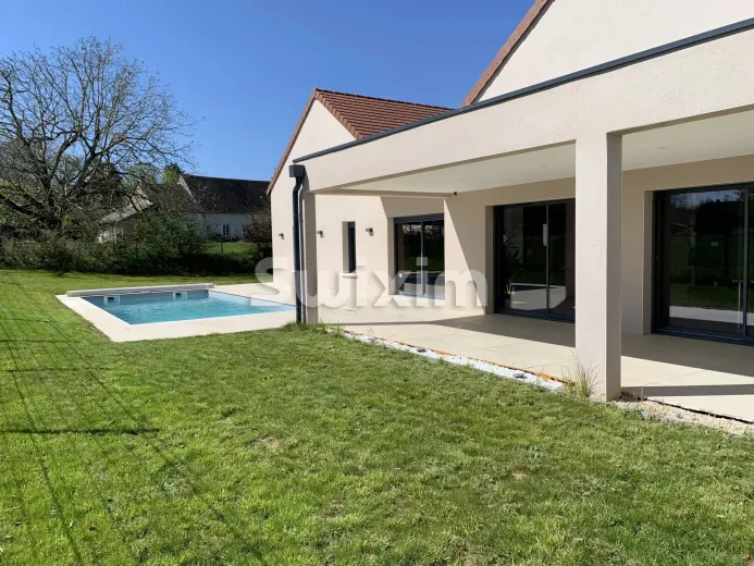 Haus zu verkaufen in Lux - Villa zu verkaufen in Lux, 6 Zimmer, 180 m2 - Smart Propylaia (9)