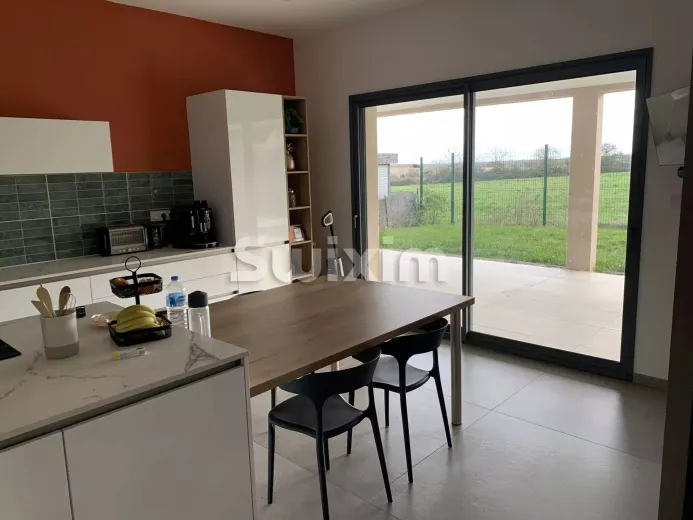 Haus zu verkaufen in Lux - Villa zu verkaufen in Lux, 6 Zimmer, 180 m2 - Smart Propylaia (12)