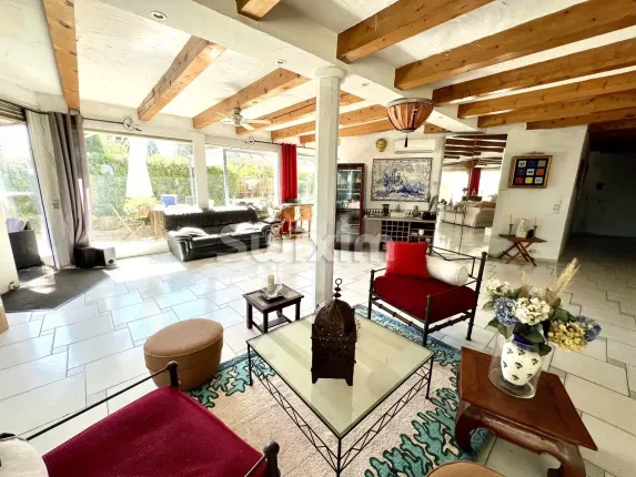 Maison à vendre à Vestric-et-Candiac (15)