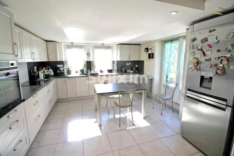 Casa in vendita a Hadol - Casa unifamiliare in vendita a Hadol, 8 locali, 170 m2 - Smart Propylaia (21)