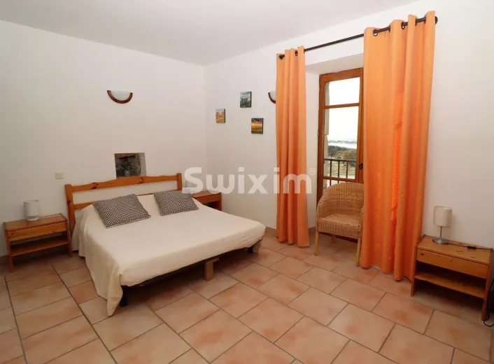 Haus zu verkaufen in Vagnas - Schönes Mas Ardéchois mit 5 Gîtes, einem Haus und 50ha Land - Smart Propylaia (57)