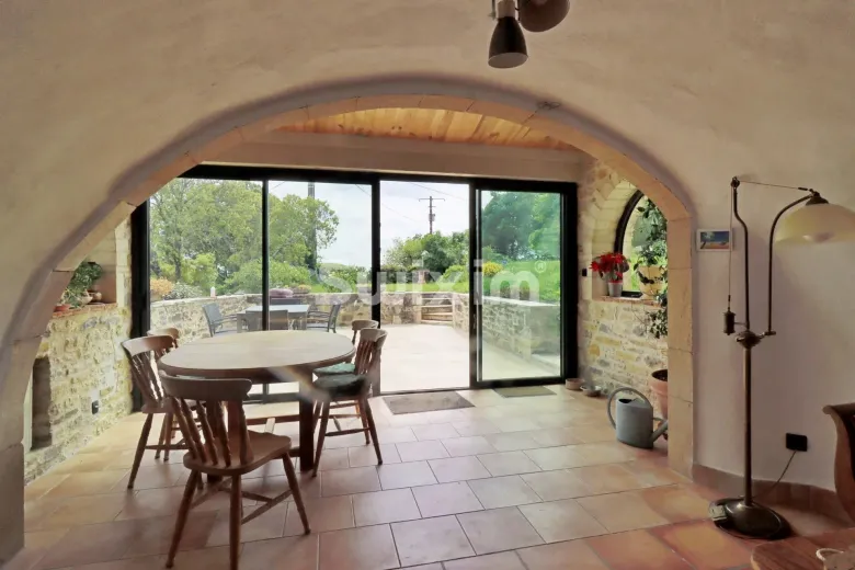 Haus zu verkaufen in Vagnas - Schönes Mas Ardéchois mit 5 Gîtes, einem Haus und 50ha Land - Smart Propylaia (63)