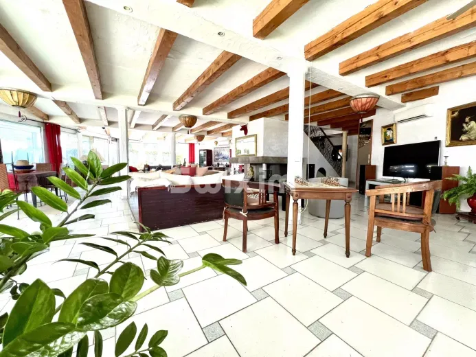 Maison à vendre à Vestric-et-Candiac - Vestric et Candiac : Belle villa d'architecte - Smart Propylaia (39)