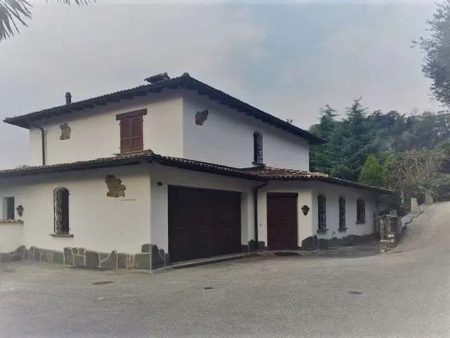 Canobbio in affito Villa Svizzera - 
cChic-immoHub Il vostro portale immobiliare