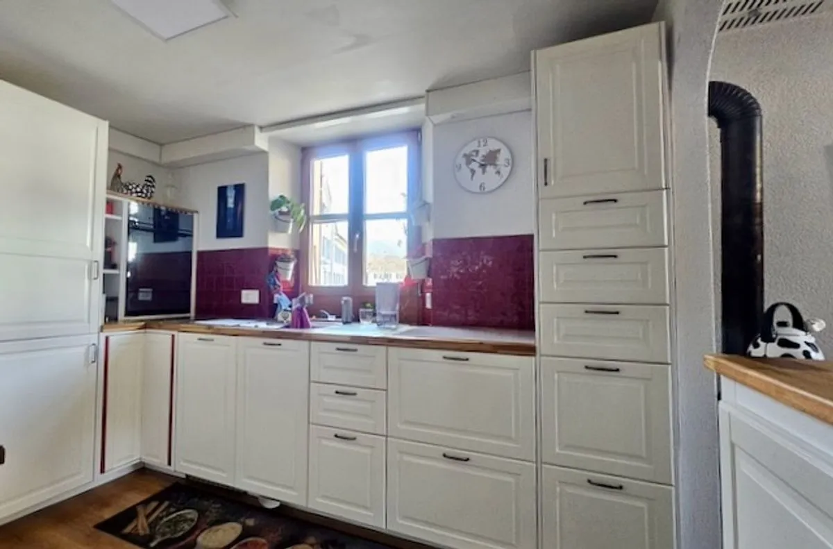 Fleurier zu verkaufen Angebautes Haus Schweiz - cChic-immoHub Ihr Immobilienportal