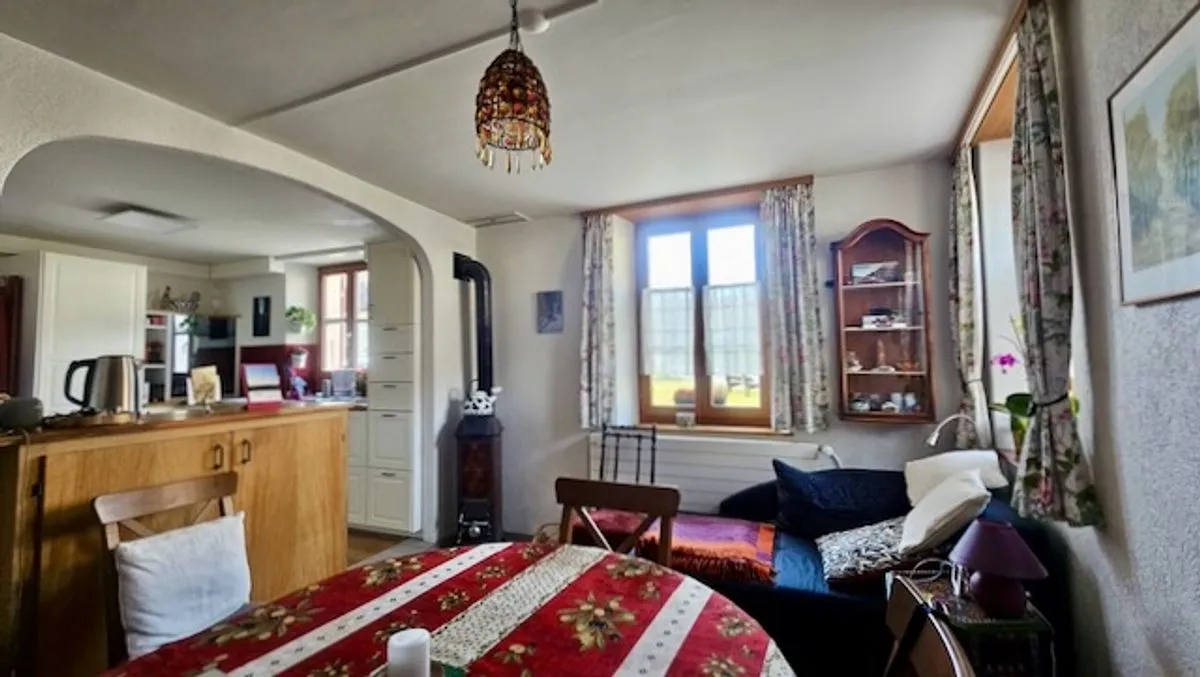 Fleurier zu verkaufen Angebautes Haus Schweiz - cChic-immoHub Ihr Immobilienportal