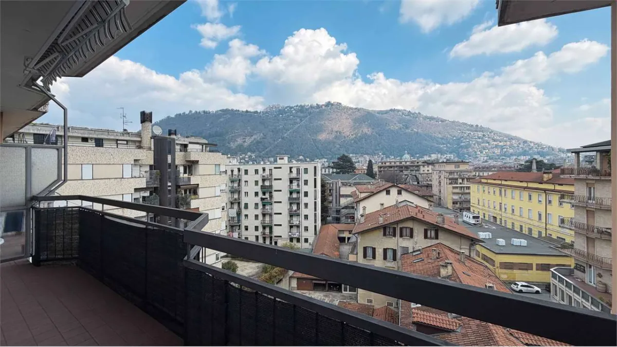 Apartment for sale in Como - Renovated and furnished, ideal for Pied-à-terre - Smart Propylaia (3)