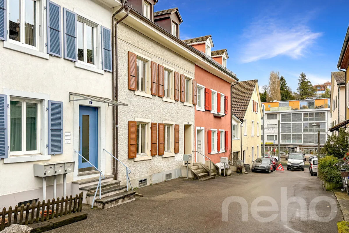 Bruderholz zu verkaufen Angebautes Haus Schweiz - cChic-immoHub Ihr Immobilienportal