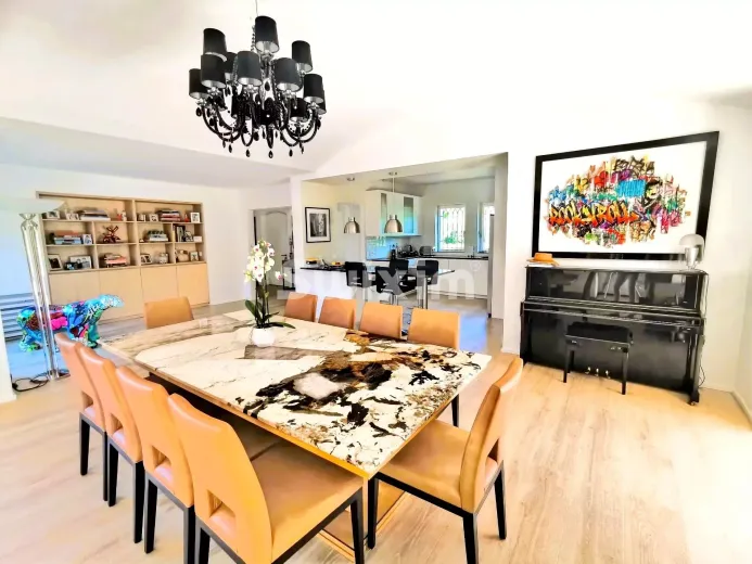 House for sale in Cannes - In Grimaud, single storey villa vith panoramic view on vineyards aun castel - Smart Propylaia (30)