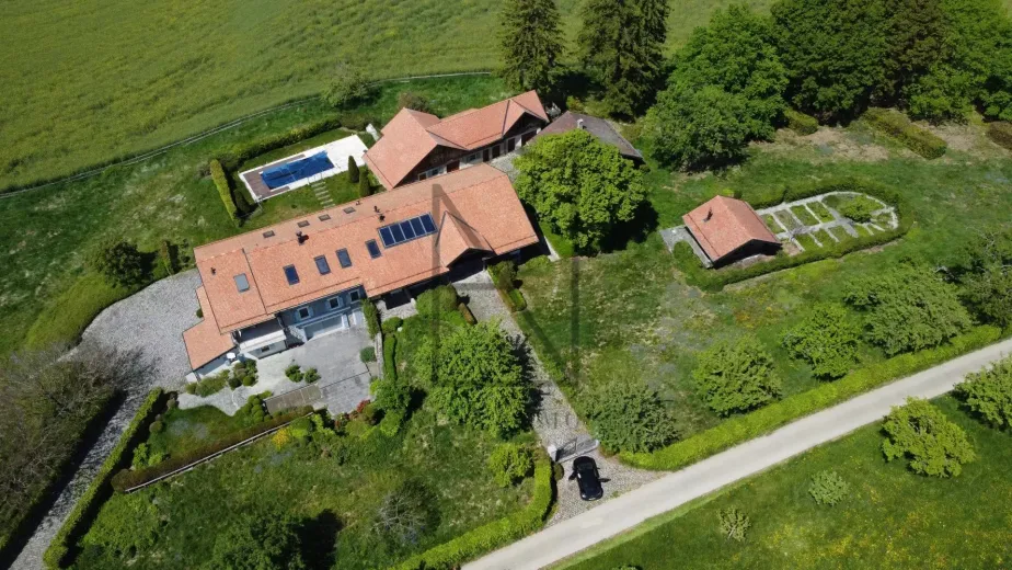 Zu verkaufen Essertines-sur-Rolle Villa Schweiz - cChic-immoHub Ihr Immobilienportal