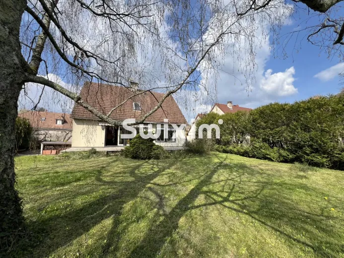 Haus zu verkaufen in Voiteur - Smart Propylaia