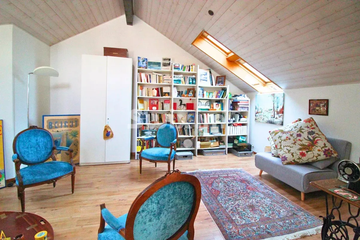 Troinex zu verkaufen Angebautes Haus Schweiz - cChic-immoHub Ihr Immobilienportal
