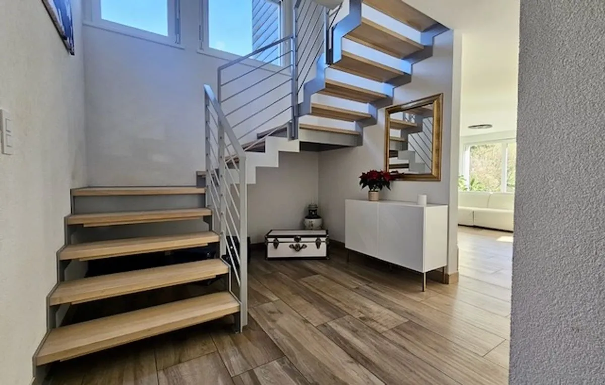 Fleurier zu verkaufen Angebautes Haus Schweiz - cChic-immoHub Ihr Immobilienportal