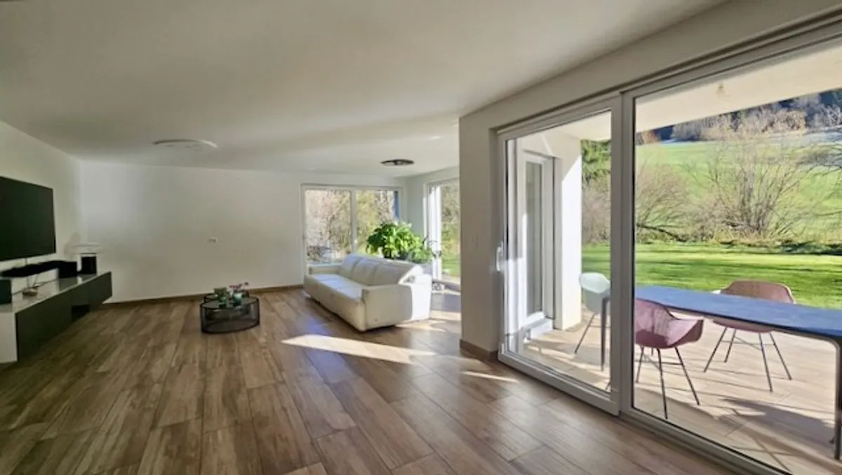 Fleurier zu verkaufen Angebautes Haus Schweiz - cChic-immoHub Ihr Immobilienportal