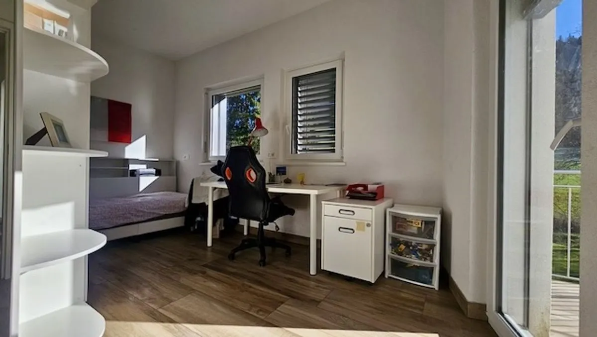 Fleurier zu verkaufen Angebautes Haus Schweiz - cChic-immoHub Ihr Immobilienportal