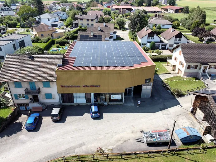 In vendita Magazzino Courgenay Svizzera - collaborazione con il portale immobiliare Smart-Propylaia