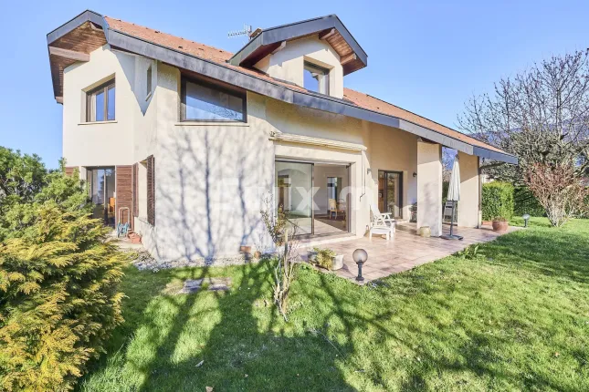 Casa in vendita a Présilly (17)