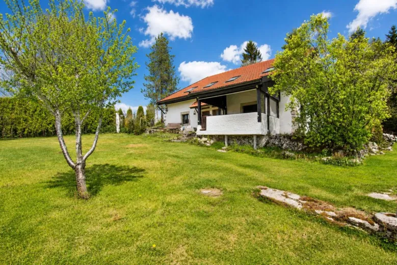 Zu verkaufen La Chaux-du-Milieu Einfamilienhaus Schweiz - cChic-immoHub Ihr Immobilienportal
