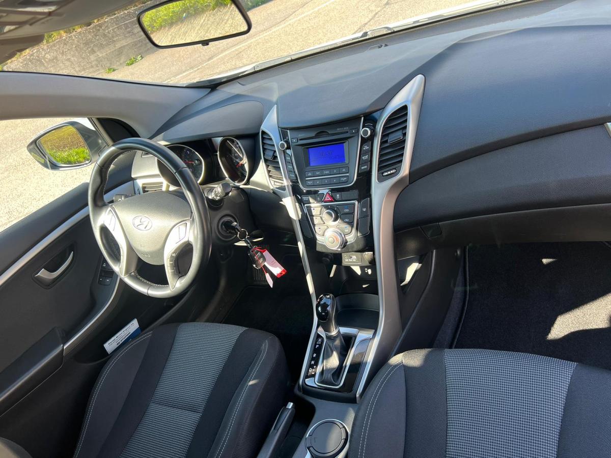 Hyundai i30 Fastback zu verkaufen - Smart Propylaia (4)