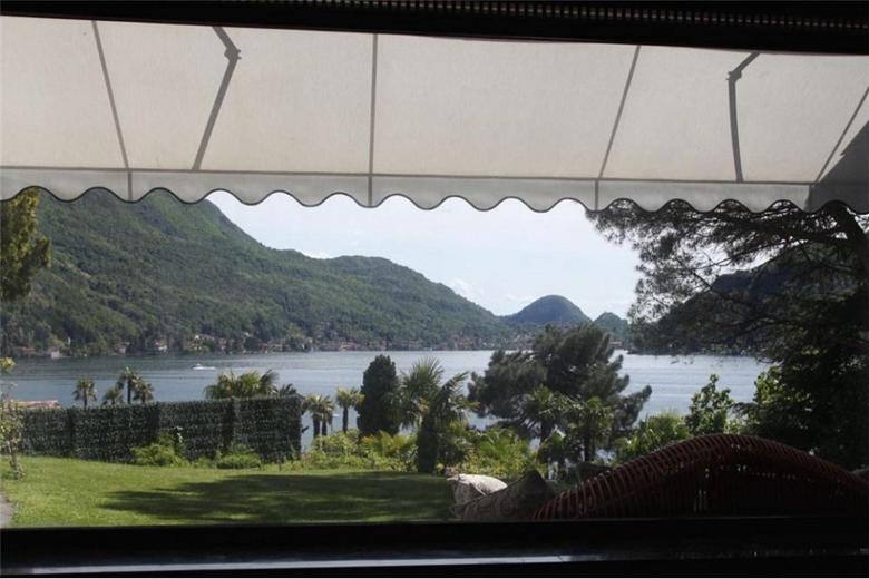 House for sale in Morcote - For sale splendid Villa Morcote, facing the lake of Lugano, in Morcote. - Smart Propylaia (3)