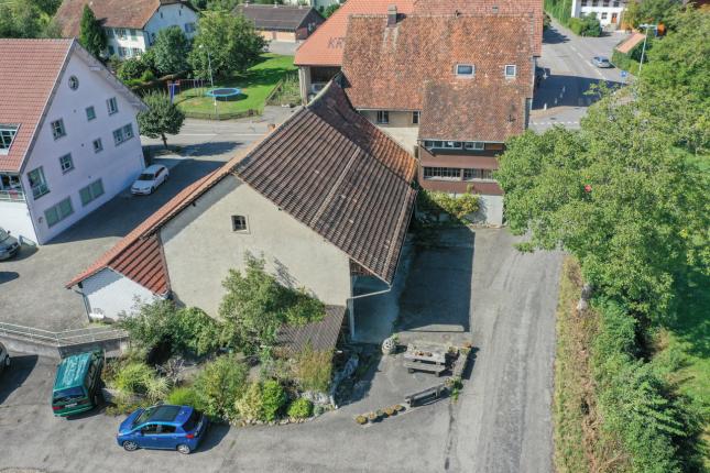 Haus zu verkaufen in Stüsslingen (2)