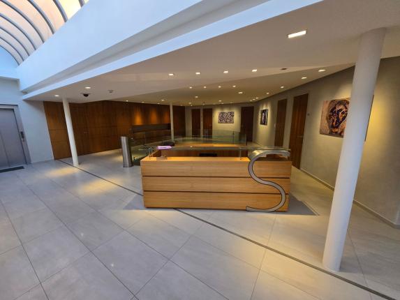 Office for rent in Genève, 5 rooms, 538 m2